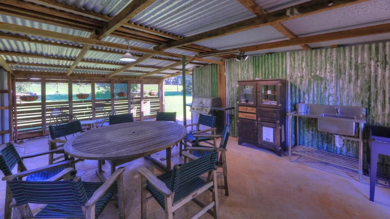 *** Bed & Breakfast Bridle Guesthouse Maleny Australia